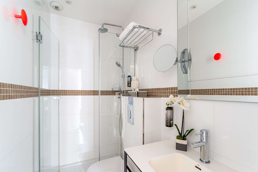 undefined Hôtel Augustin - Astotel 10