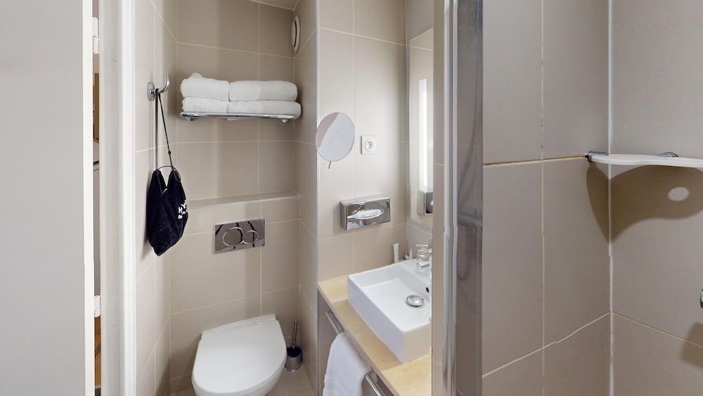 Best Western Hotel Opéra Drouot Classic Room, 1 Double Bed, Non Smoking 16