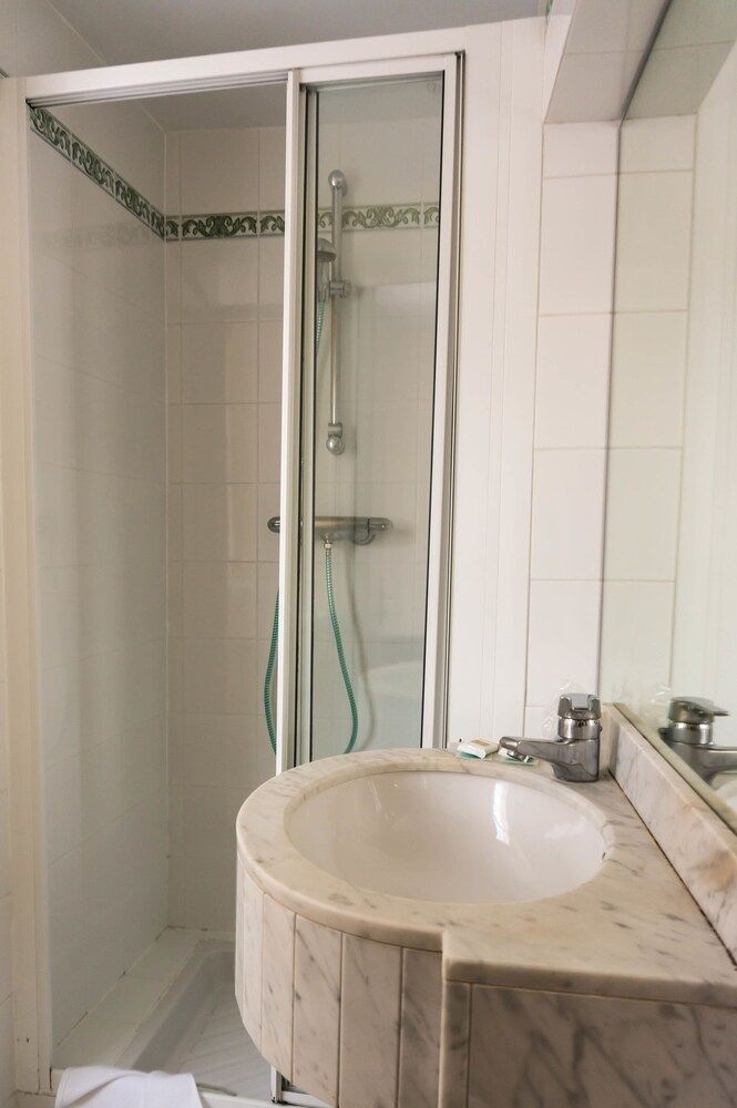 Hôtel Exelmans Classic Twin Room 6