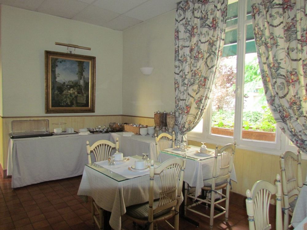 undefined Hôtel Exelmans 3