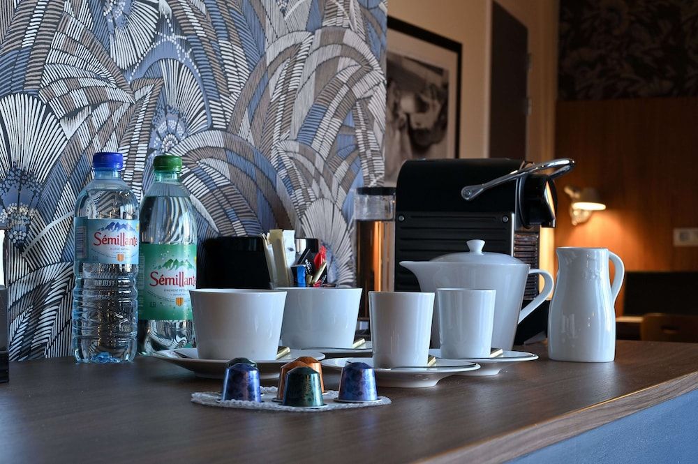 Dali Hôtel - Restaurant Junior Double Room 6