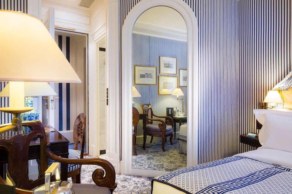 Le Dokhan’s Paris Arc de Triomphe, a Tribute Portfolio Hotel Superior Room, 1 Queen Bed 10