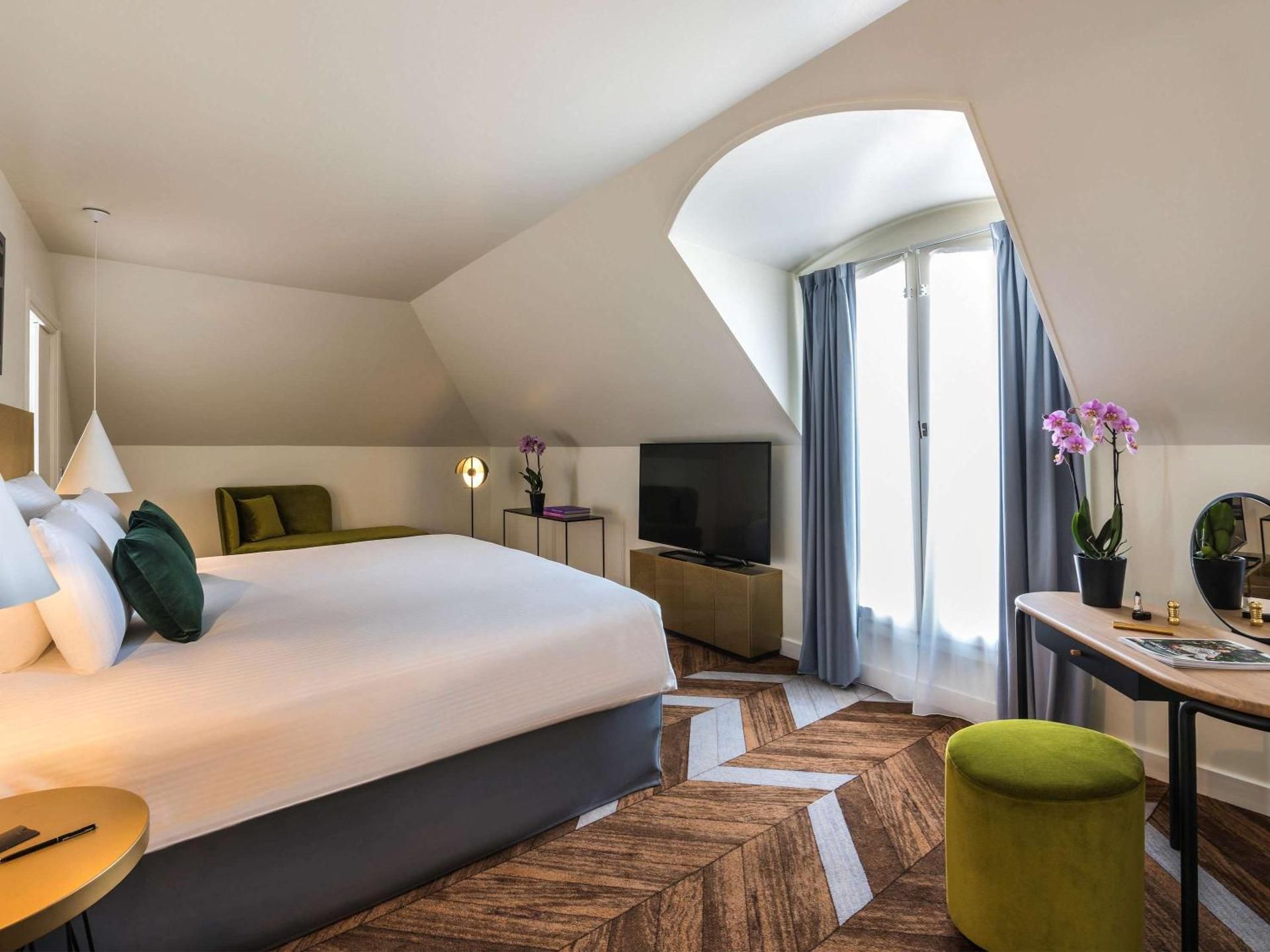Connecting Rooms