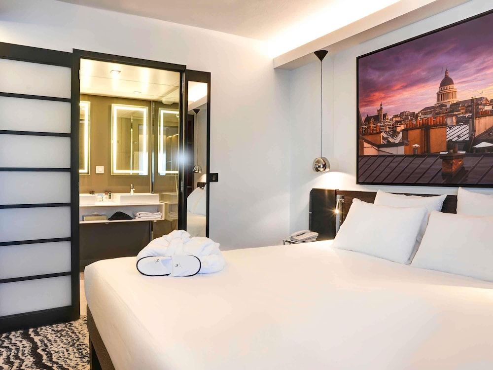 Suite, 1 King Bed with Sofa bed (Paris View)