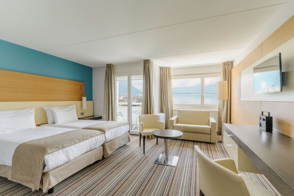 undefined Mona Montreux 7