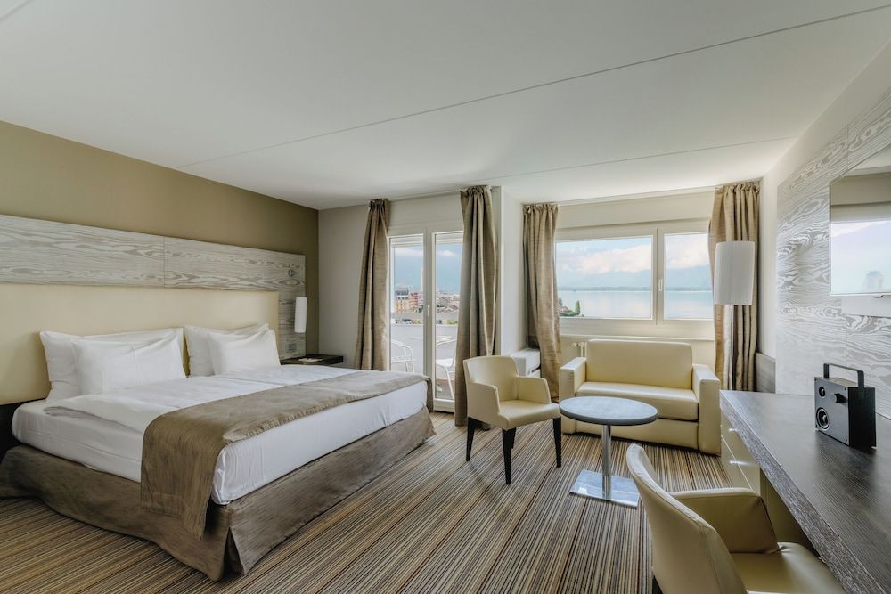 undefined Mona Montreux 7