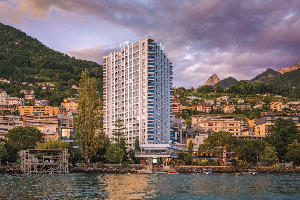 undefined Mona Montreux 4