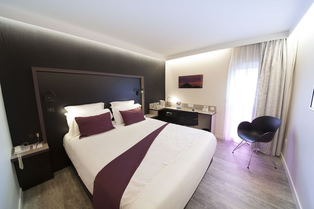Standard Room, 1 Queen Bed, Non Smoking
