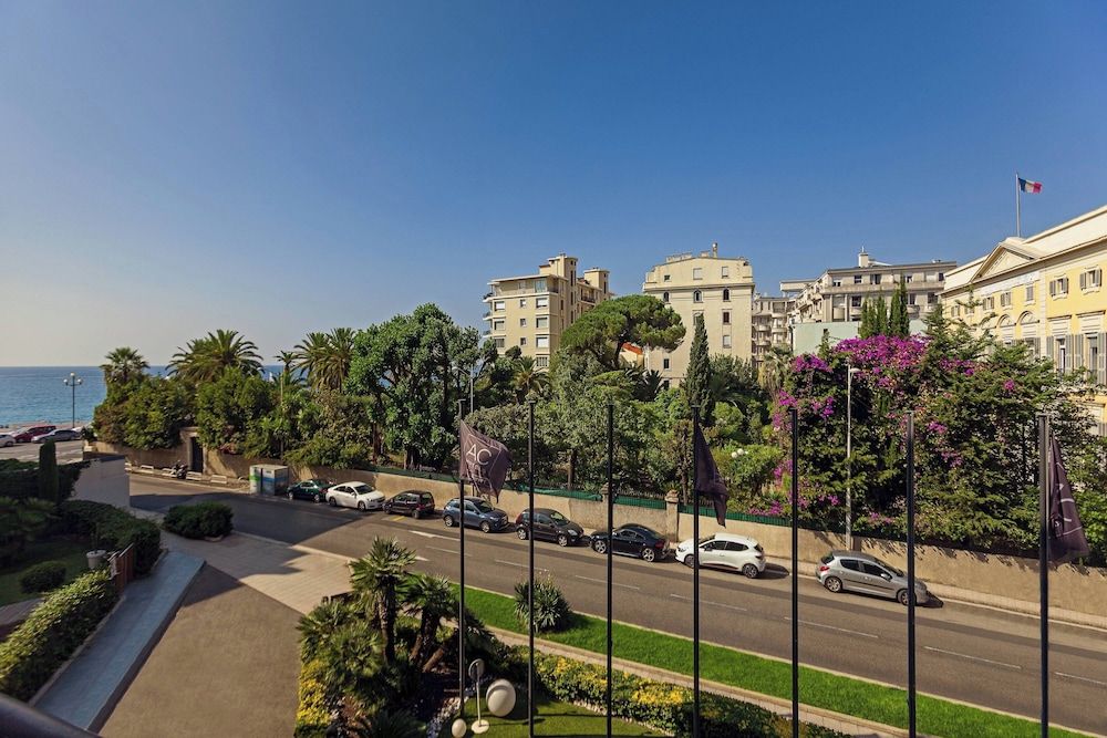 AC Hotel by Marriott Nice Classic Room, 1 King Bed, City View 2