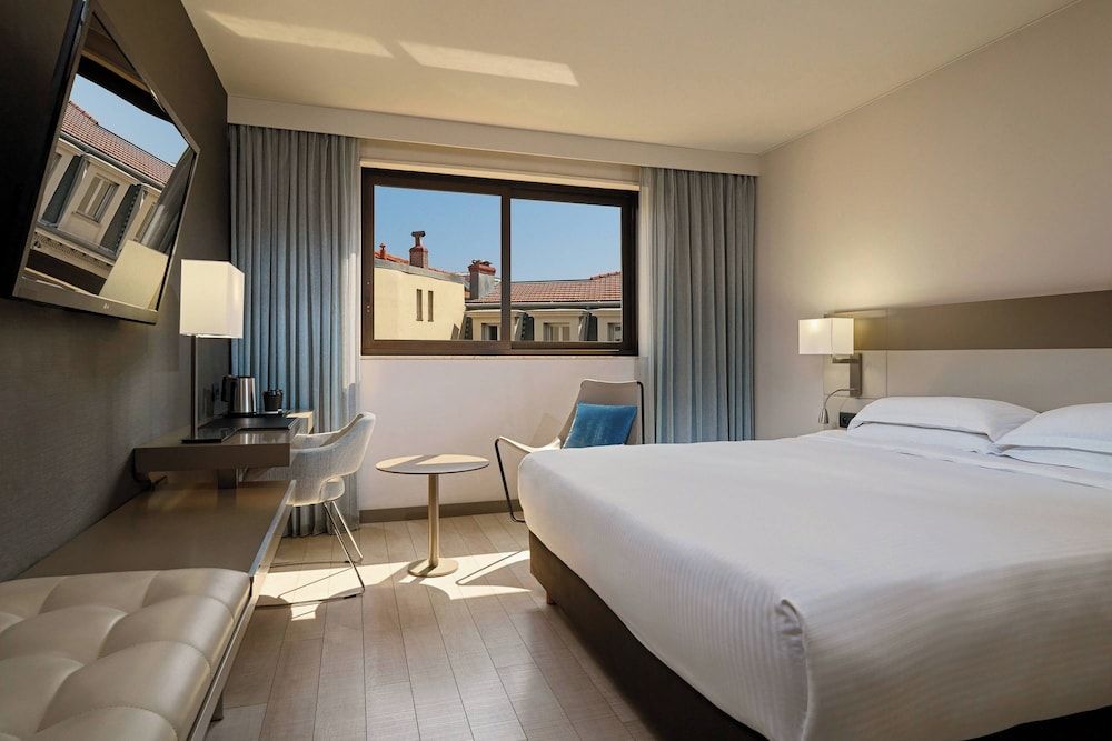 AC Hotel by Marriott Nice Classic Room, 1 King Bed, City View