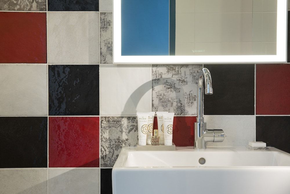 Les Tournelles Double Room 12