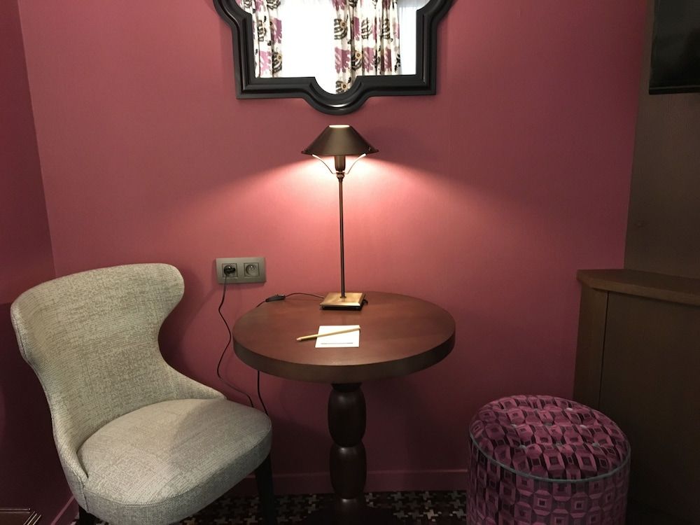 Les Tournelles Standard Twin Room 11