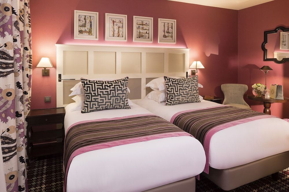 Les Tournelles Standard Twin Room 2