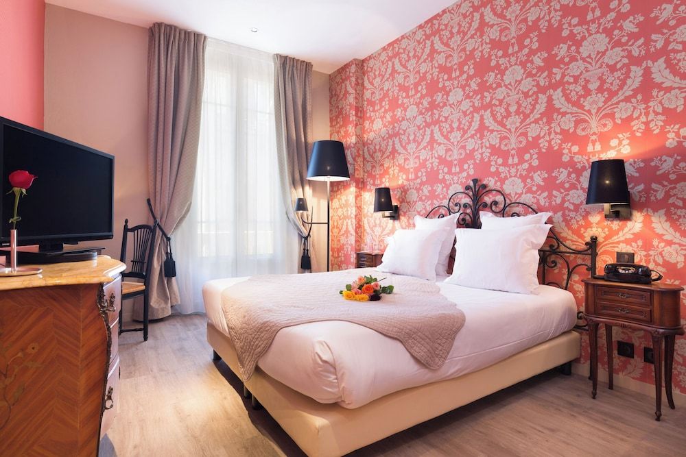 Hôtel Le Grimaldi by Happyculture Classic Double Room 6