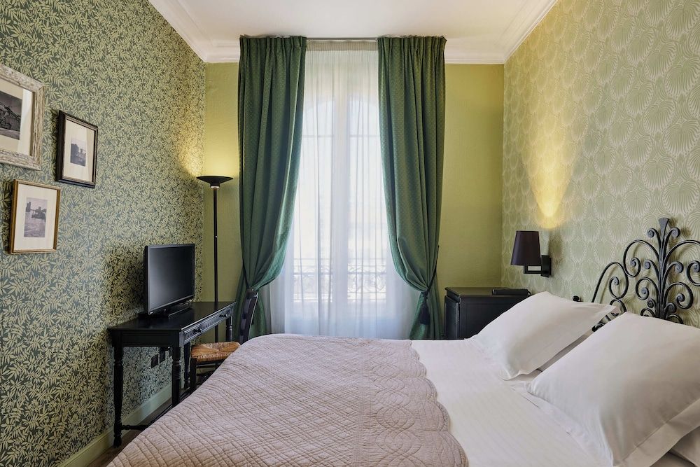 Hôtel Le Grimaldi by Happyculture Classic Double Room 2
