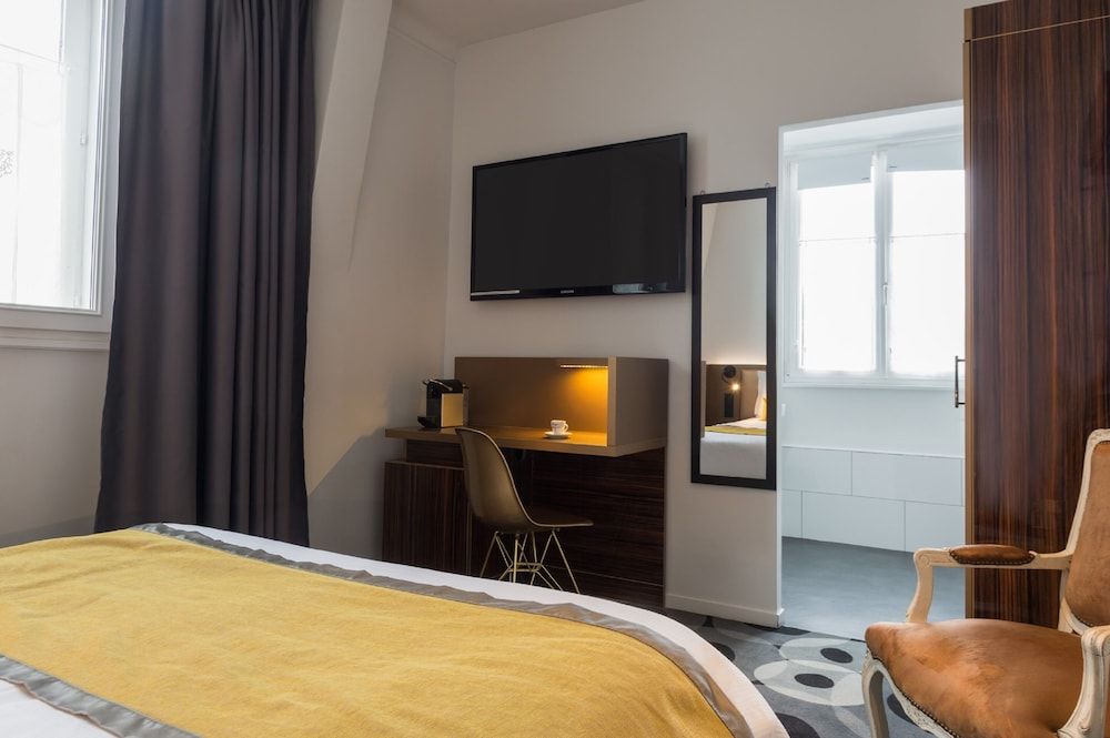 The Originals Boutique, Hôtel Auberge du Forgeron, Lille Sud Premium Double Room, Hot Tub 4