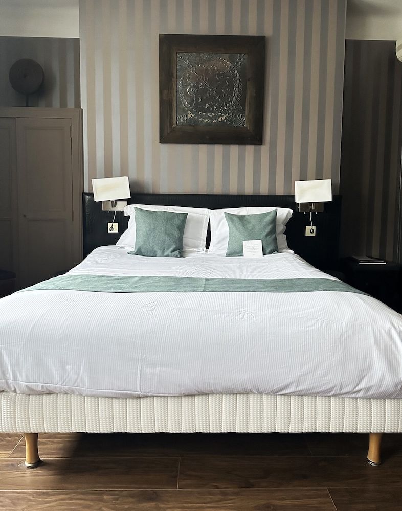 The Originals Boutique, Hôtel Auberge du Forgeron, Lille Sud Junior Suite (4 persons)