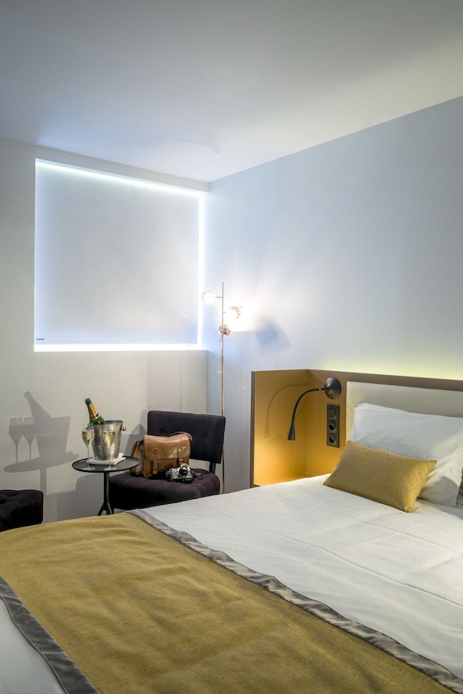 The Originals Boutique, Hôtel Auberge du Forgeron, Lille Sud Premium Double Room, Hot Tub 3