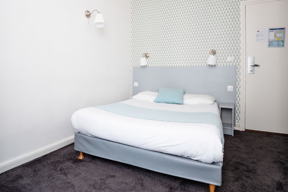 Hotel Au Patio Morand Standard Double Room, 1 Double Bed 5