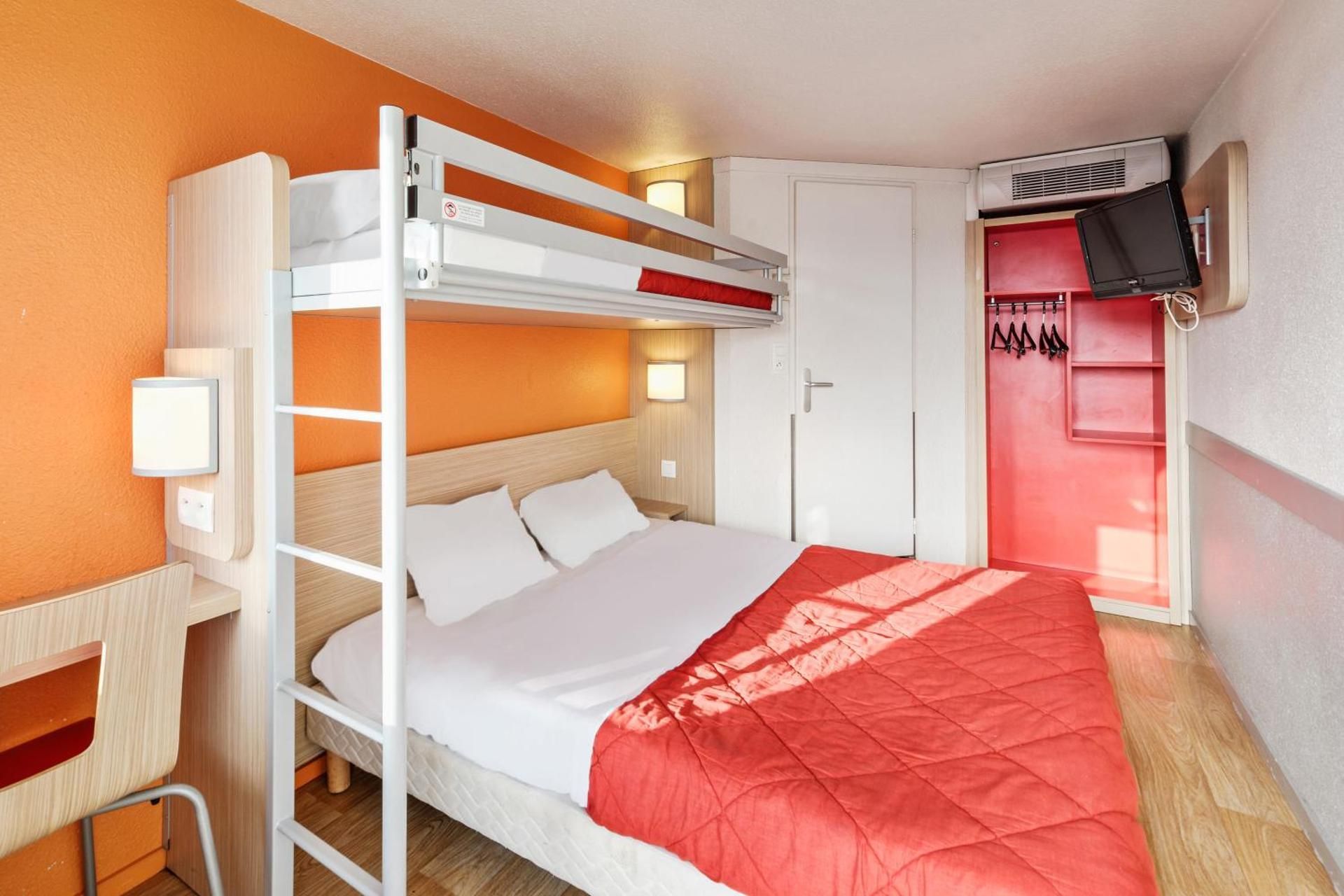 Triple - 1 Double Bed + 1 Single Bed