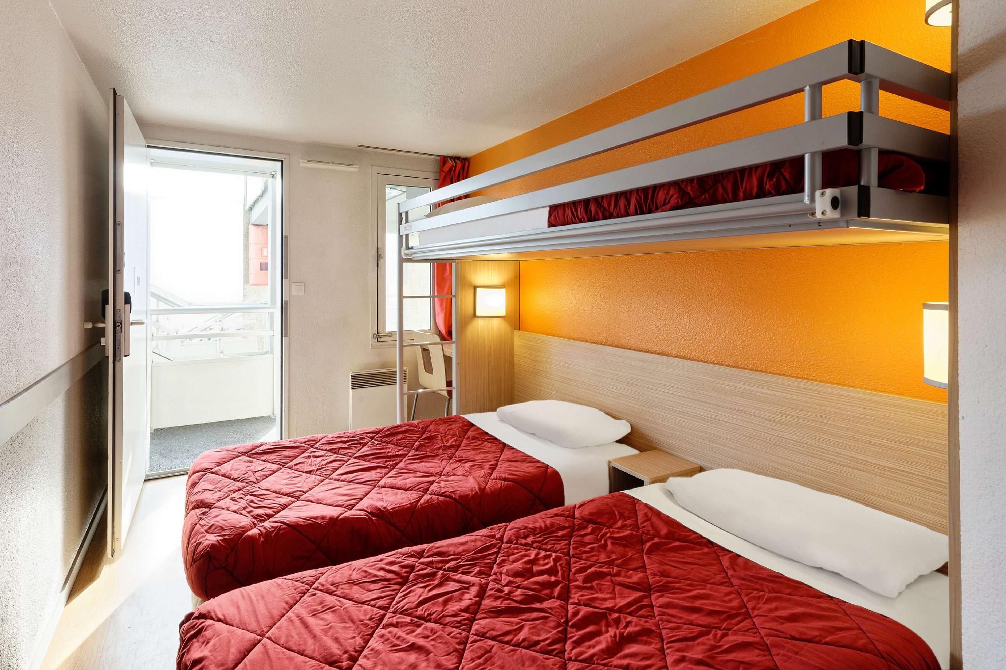 Triple - 3 Single Beds