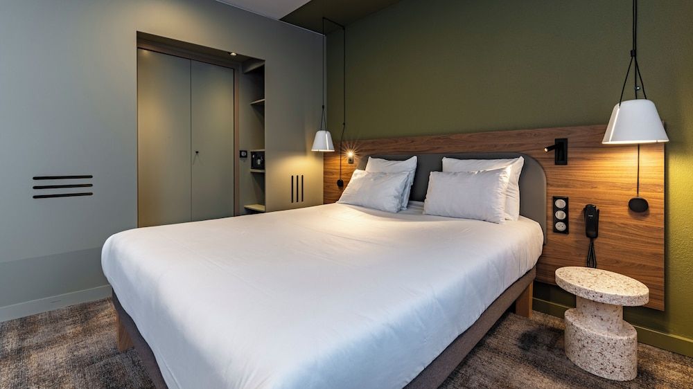 Executive Suite, 1 King size bed and 1 double sofa bed