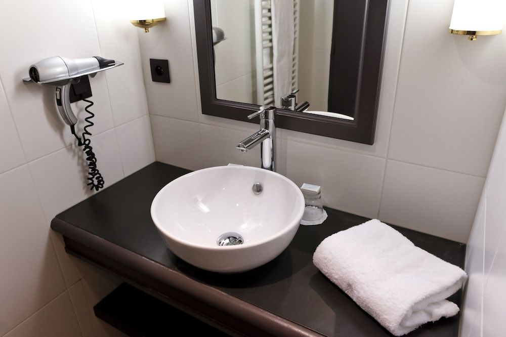 Hôtel Alexandra Double Room (Elegance) 4