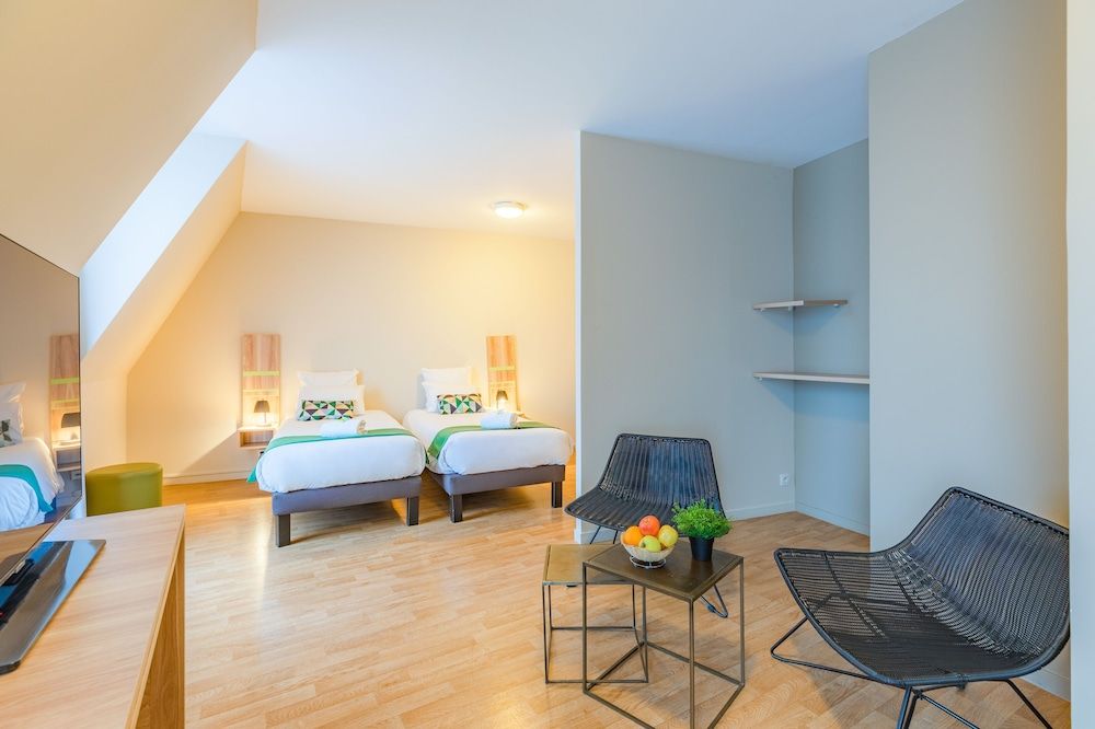 Appart’City Confort Nantes Centre Superior Studio, 2 Twin Beds 2