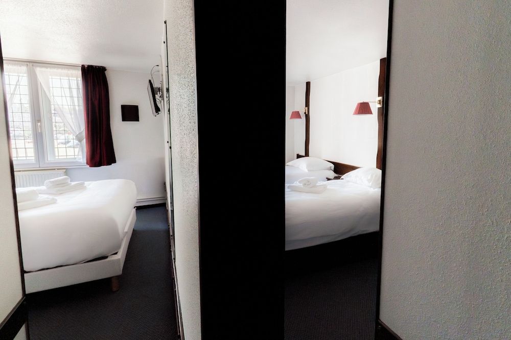 Hôtel Les Trois Luppars Family Room 3