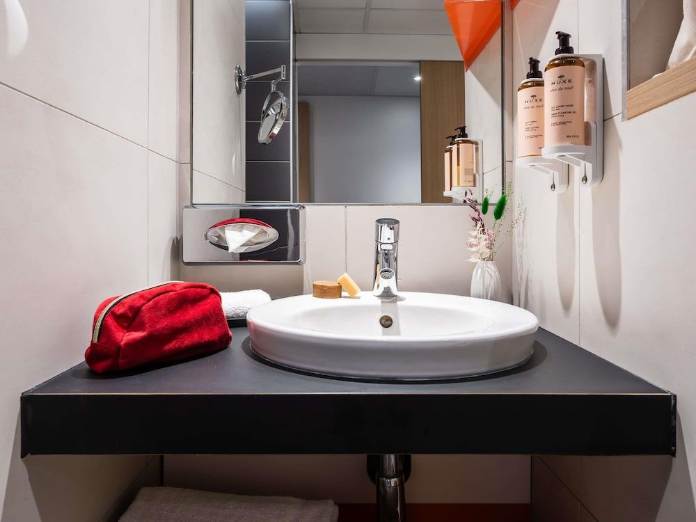 Mercure Paris Gare De Lyon TGV Privilege, Premium Double Room, 1 Double Bed 5