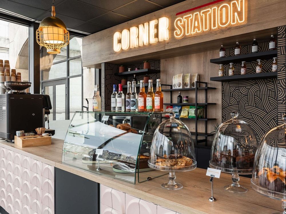 undefined Mercure Paris Gare De Lyon TGV 9