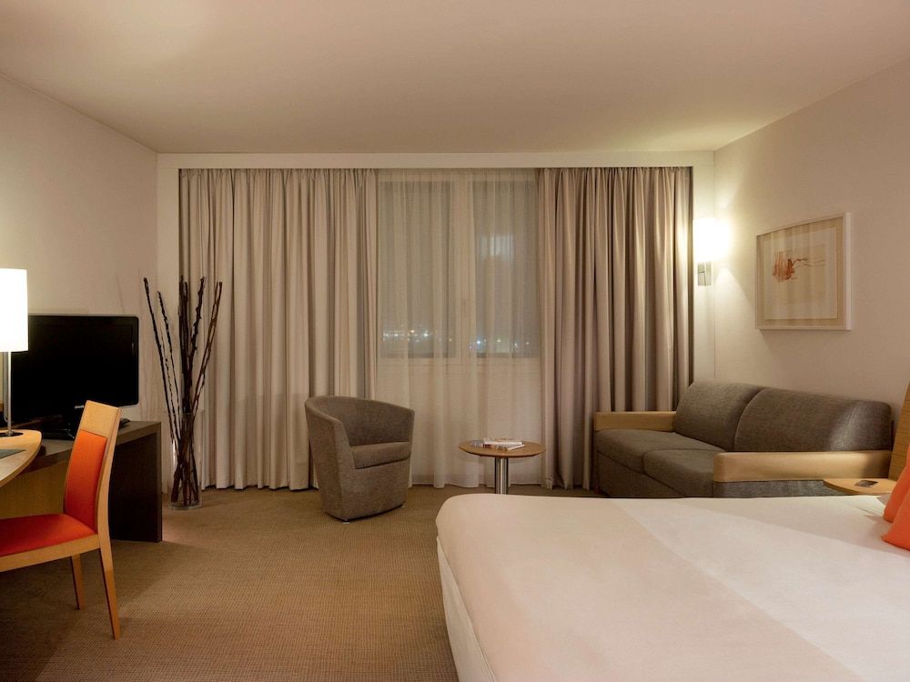undefined Novotel Paris Roissy CDG Convention 8