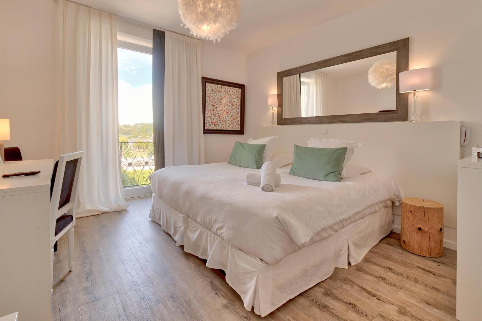 King Room with Balcony, Sanctuary View and Free Spa access 