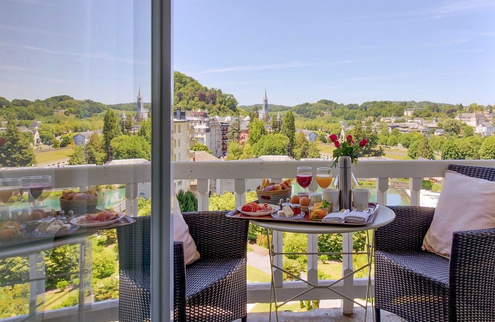 Belfry Spa by Ligne St Barth Junior Suite, River View 4