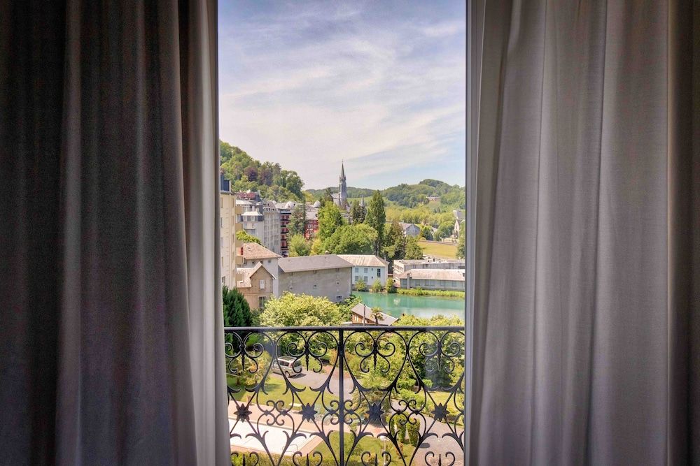 Belfry Spa by Ligne St Barth Junior Suite, River View 6