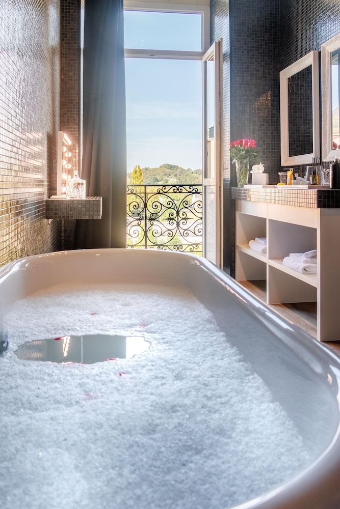 Belfry Spa by Ligne St Barth Junior Suite, River View 16