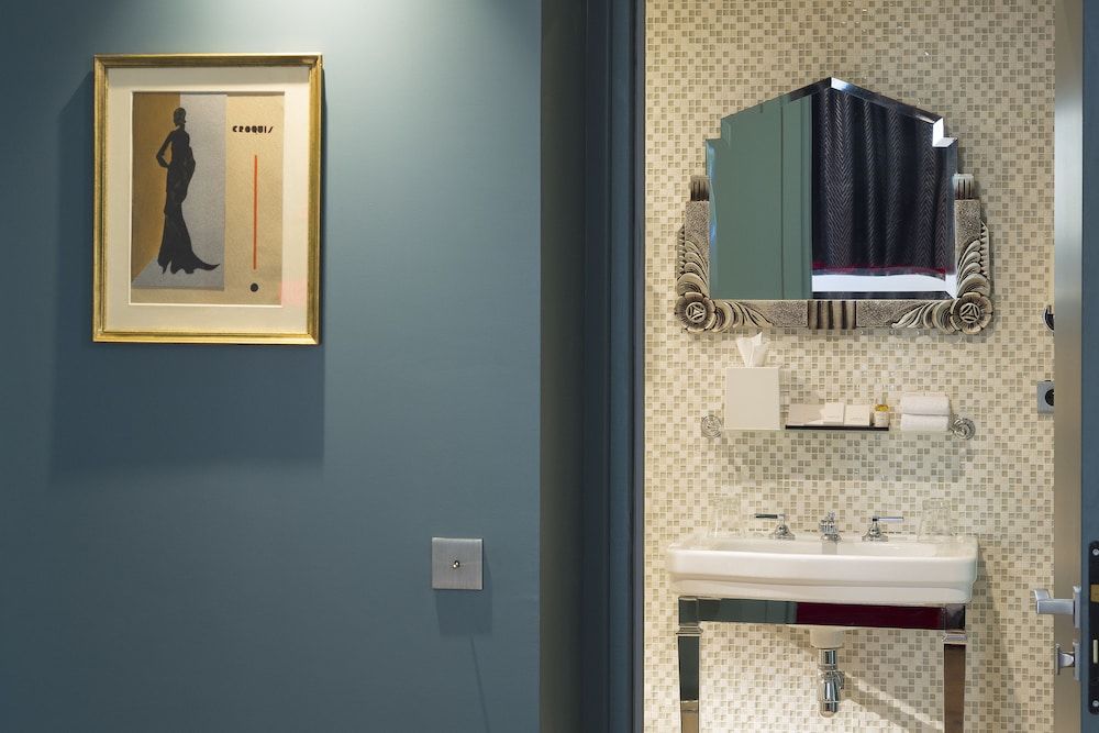 undefined Monsieur Cadet Hôtel & Spa 2