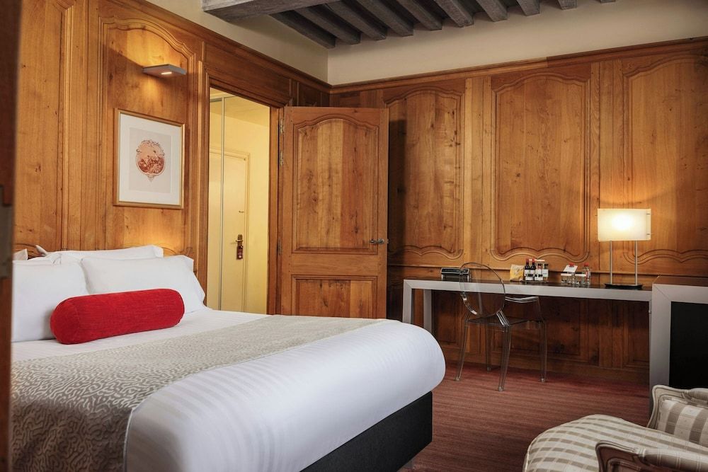Standard Room, 1 Queen Bed