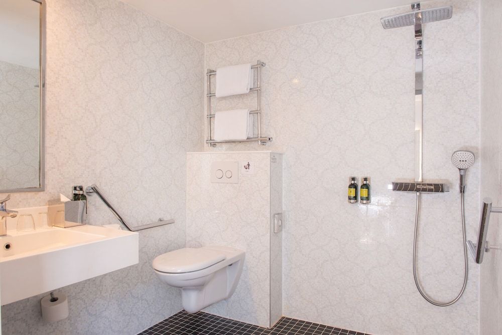 Le Parisis Paris Tour Eiffel Double Room 6