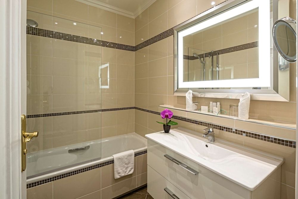 Hotel Regina Louvre Superior Room 6