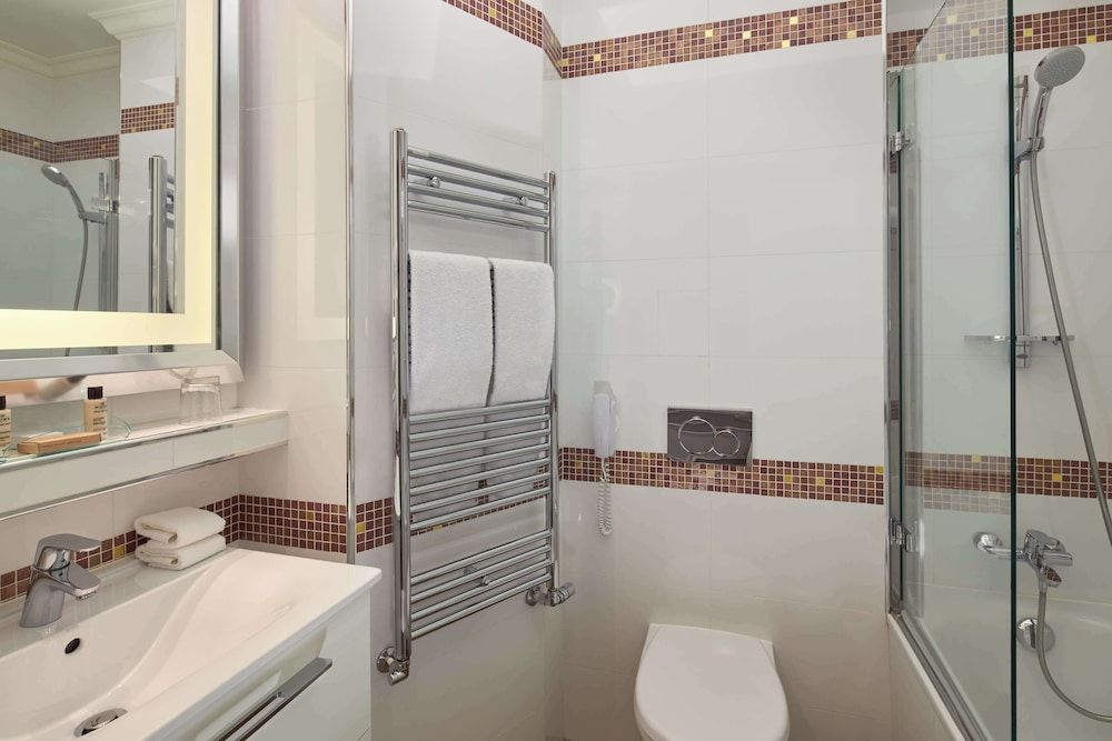 Hotel Regina Louvre Superior Room 7