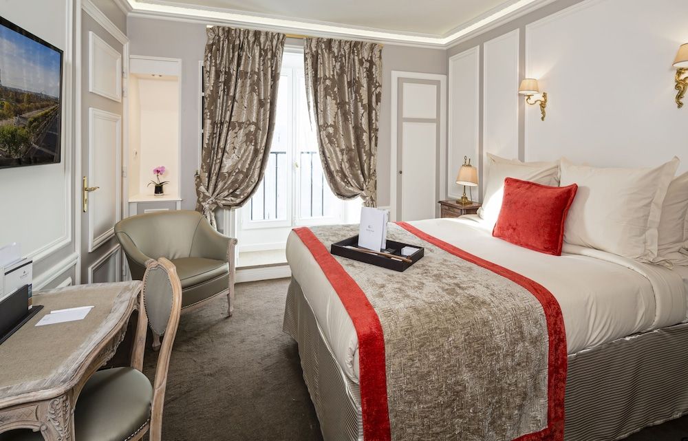 Hotel Regina Louvre Superior Room 3