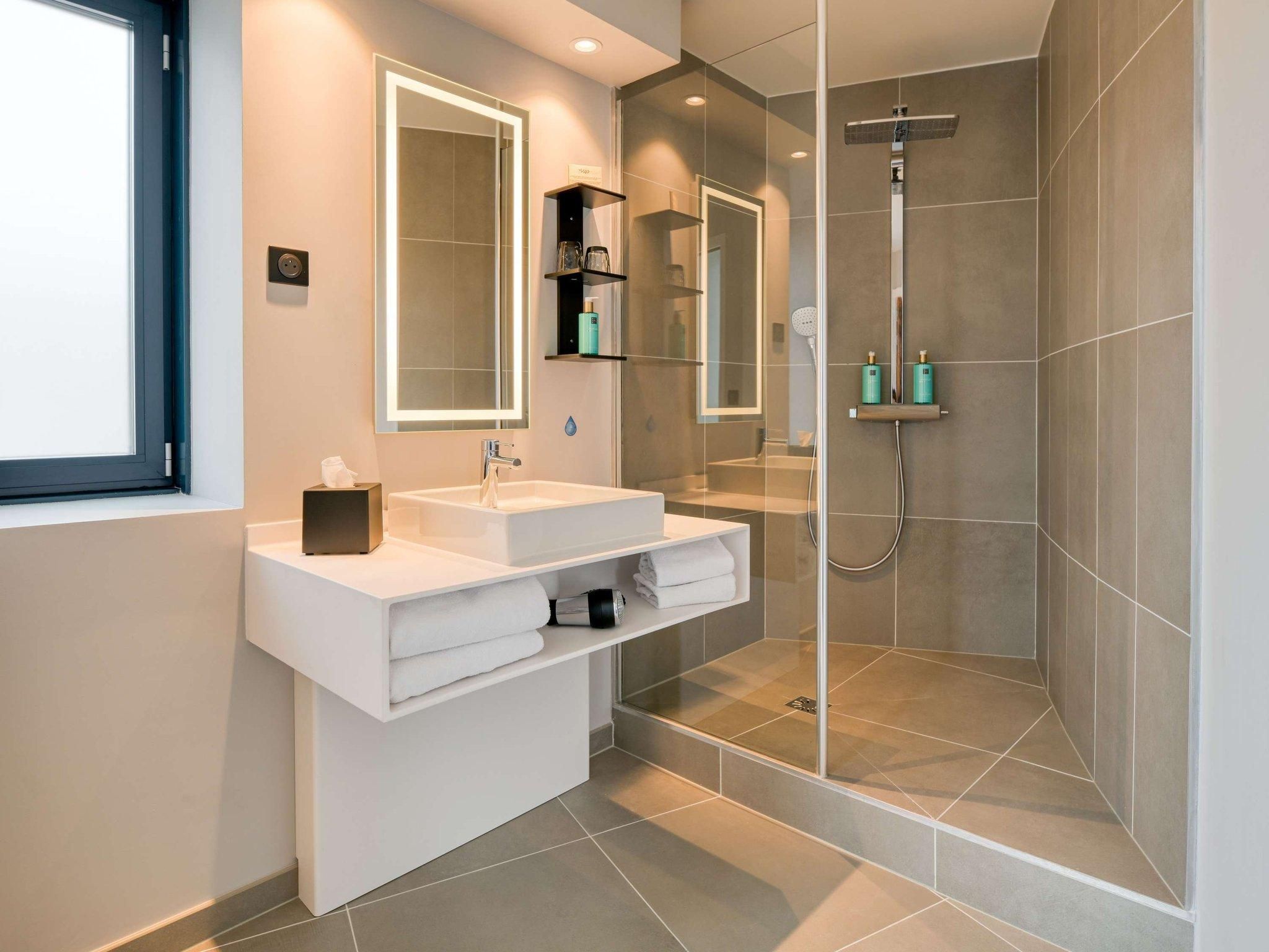 Novotel Paris Centre Bercy Superior Room with Double Bed 2