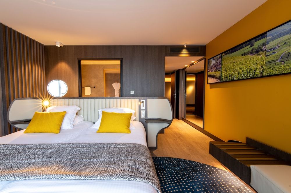 Best Western Premier Hôtel de la Paix Superior Room, Multiple Beds, Non Smoking (Third bed is Single Bed)