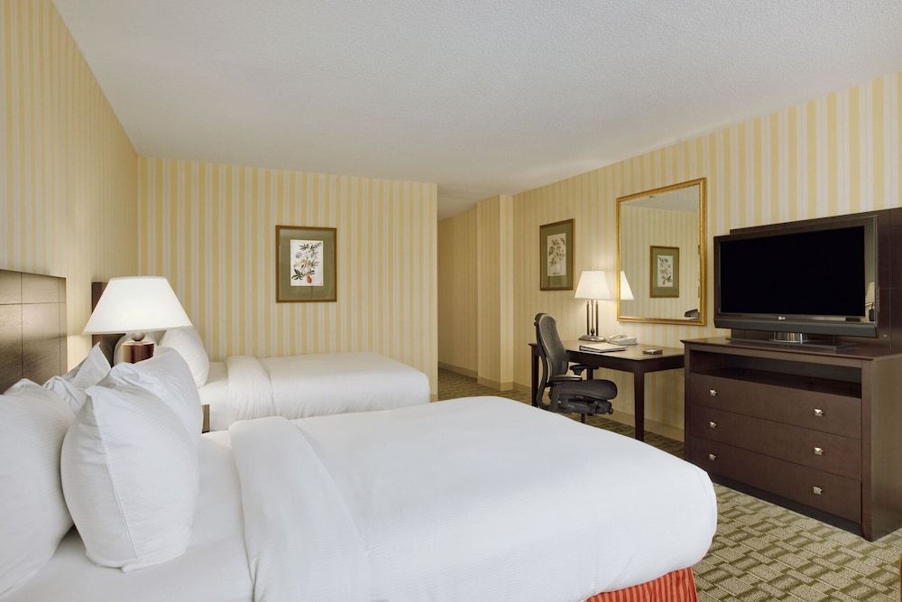 Room, 2 Queen Beds, Accessible, Bathtub (Hearing)
