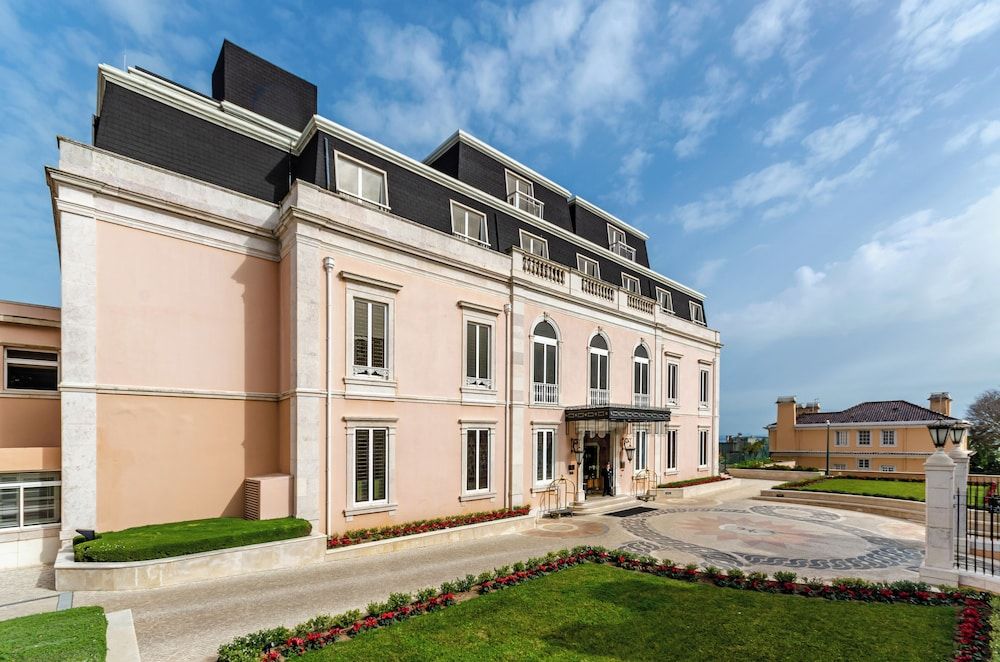 undefined Olissippo Lapa Palace – The Leading Hotels of the World 2