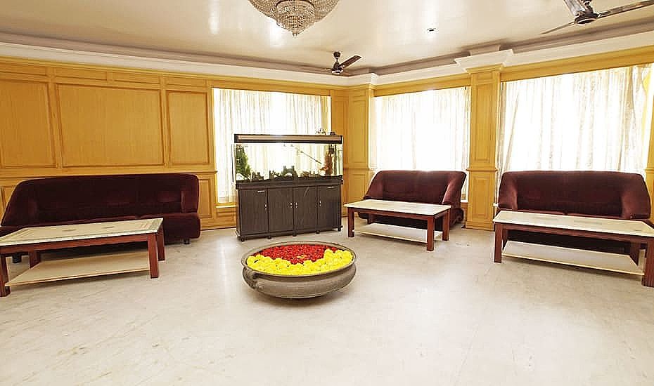 undefined Hotel Krishna Park 4