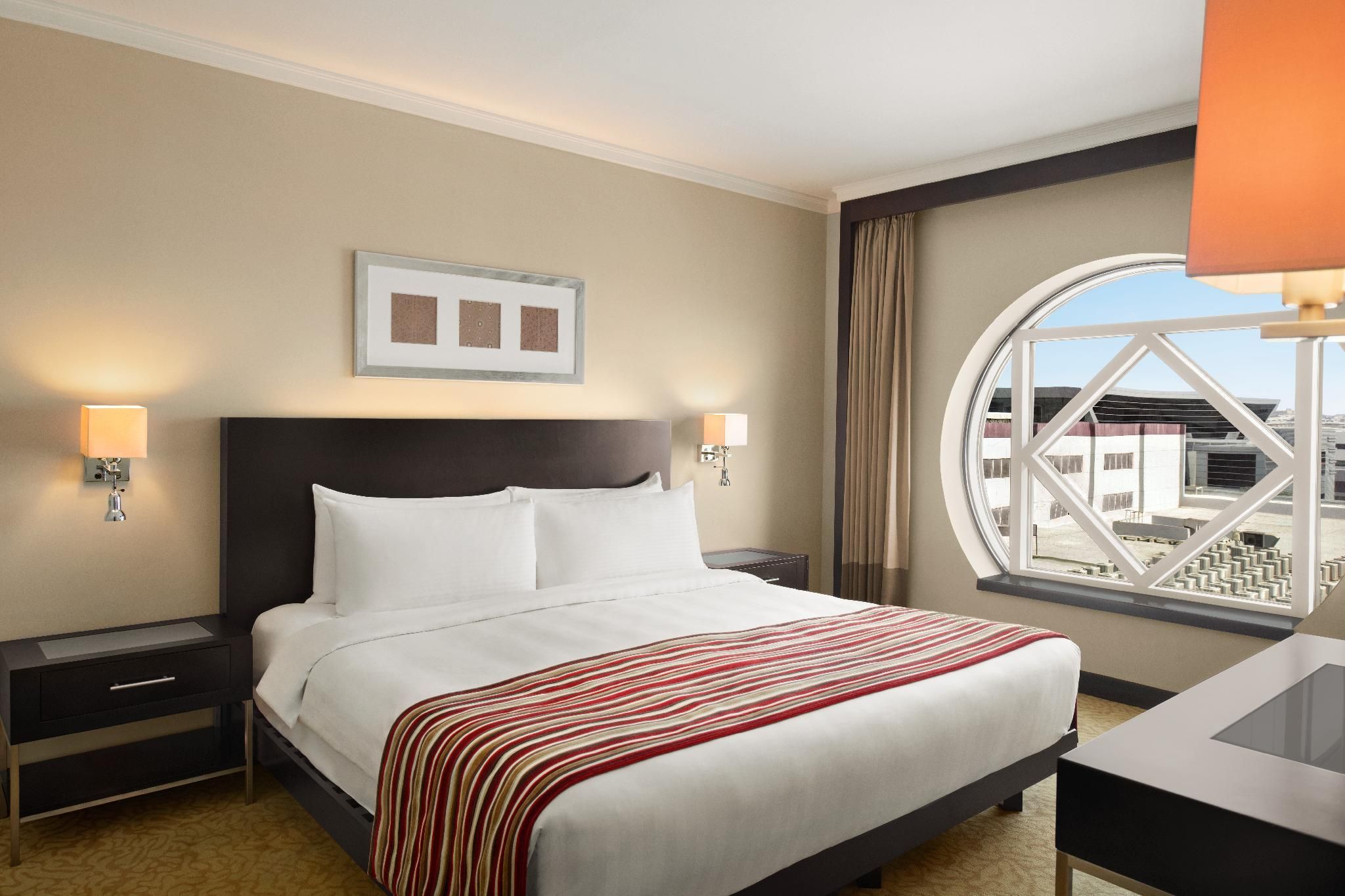 1 King Bed, Executive Suite, Non-Smoking