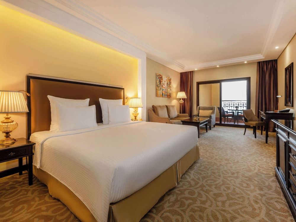Superior Room, 1 King Bed, Partial Sea View