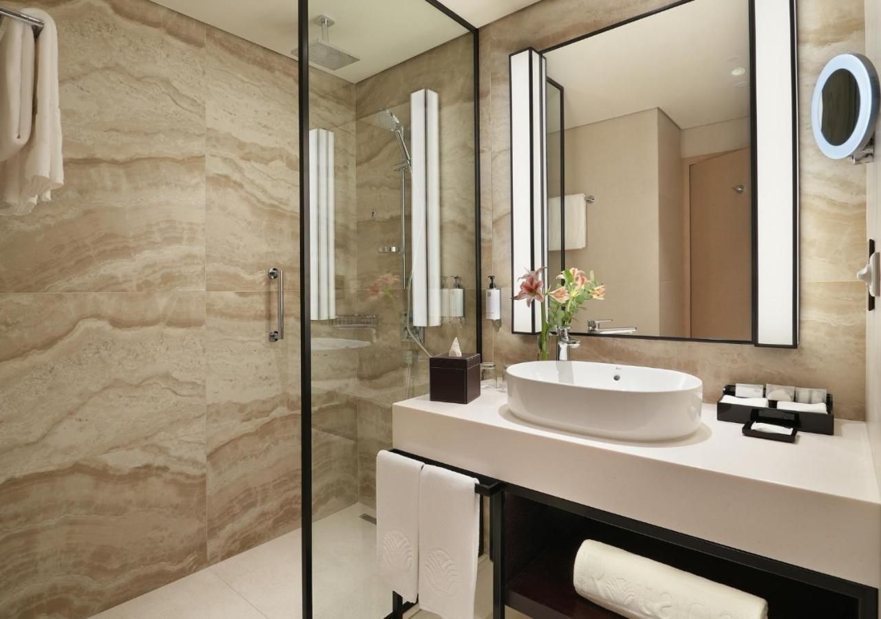 undefined Al Ain Rotana 3